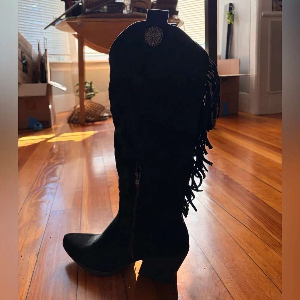 Women's Black Fringe Western Boots - Picture 2 of 5